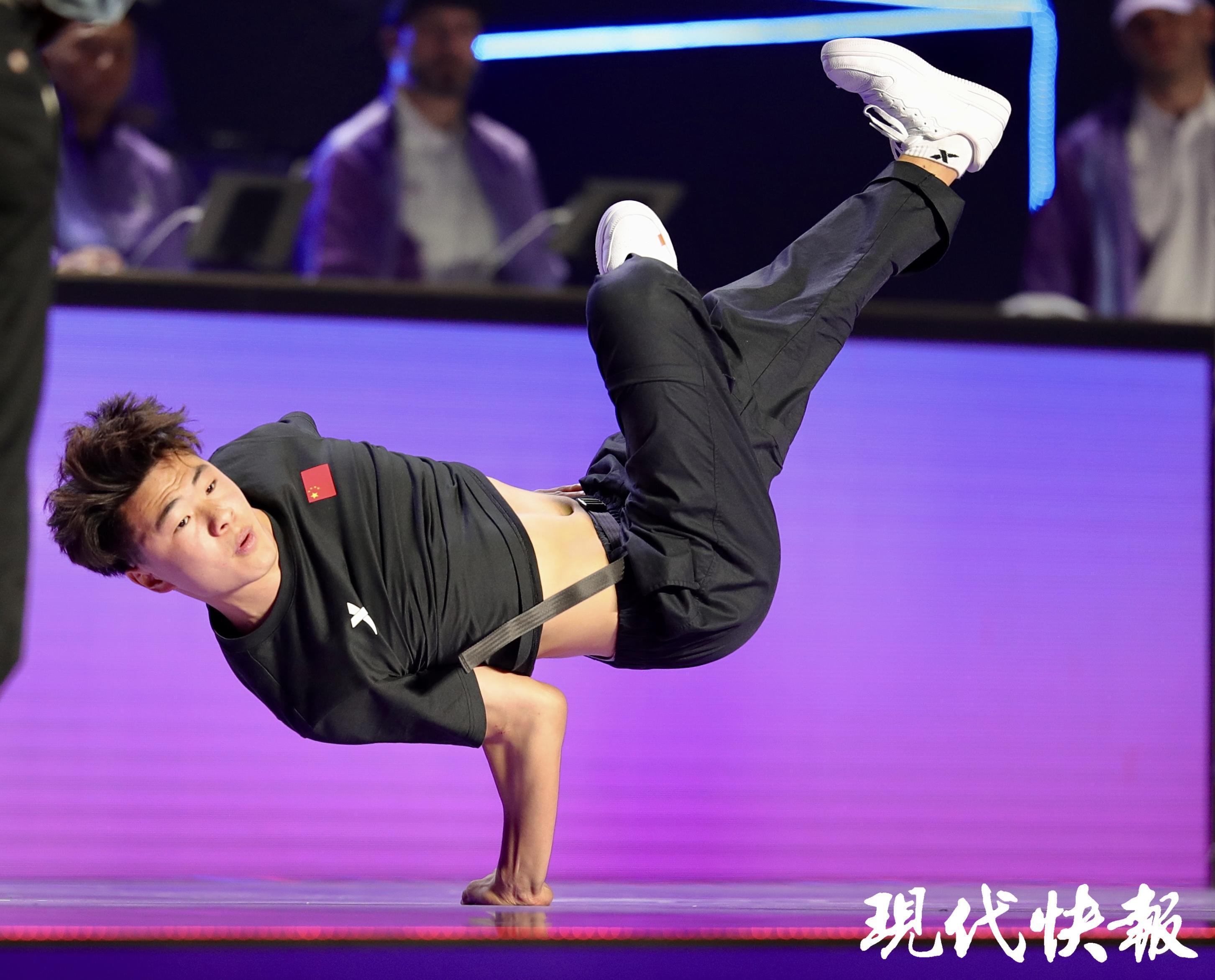 文脉华章｜奥运刮起“潮玩”风体育九游娱乐文化的年轻态表达(图5)