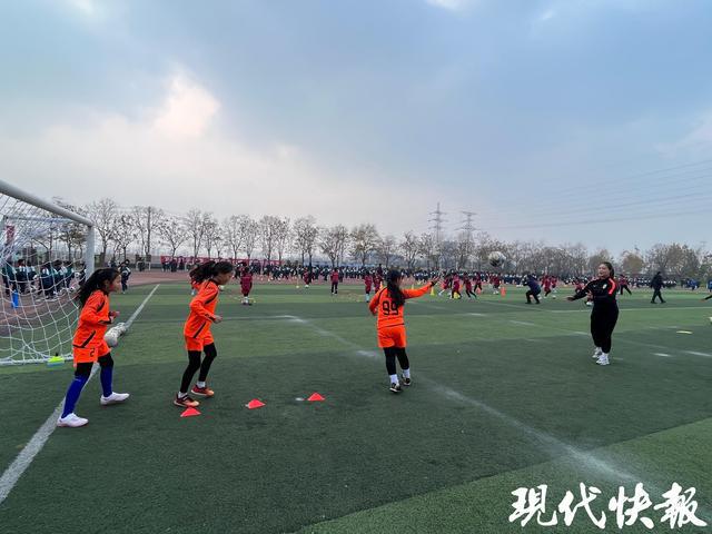 九游娱乐app中小学体育课如何“天天见”？在江苏看见体育活动加“宿”度(图8)