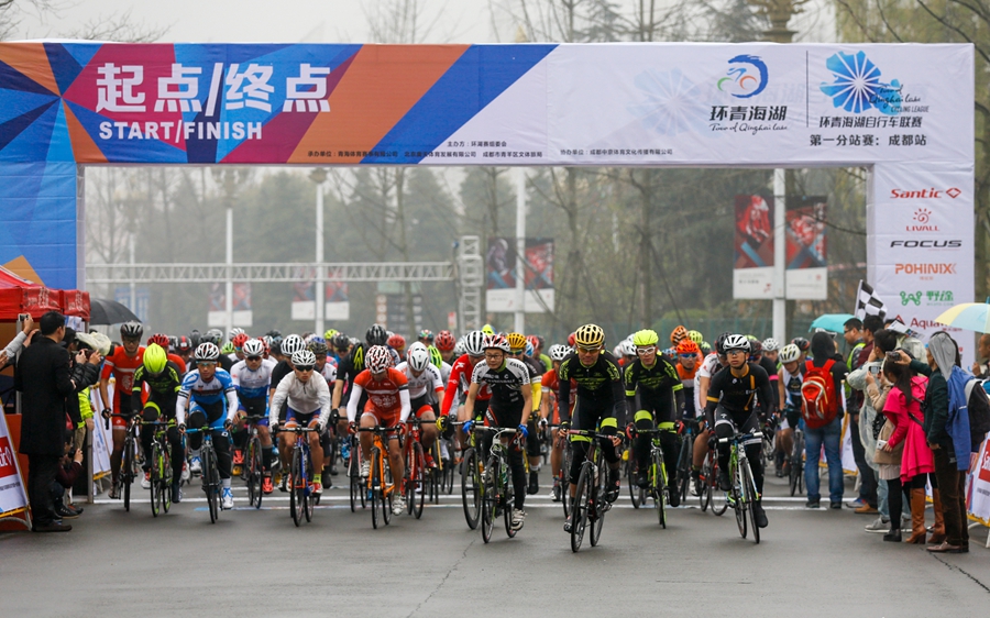 2九游娱乐注册025昆网公开赛燃情开拍“五一”假期跟着赛事走进云南安宁(图1)